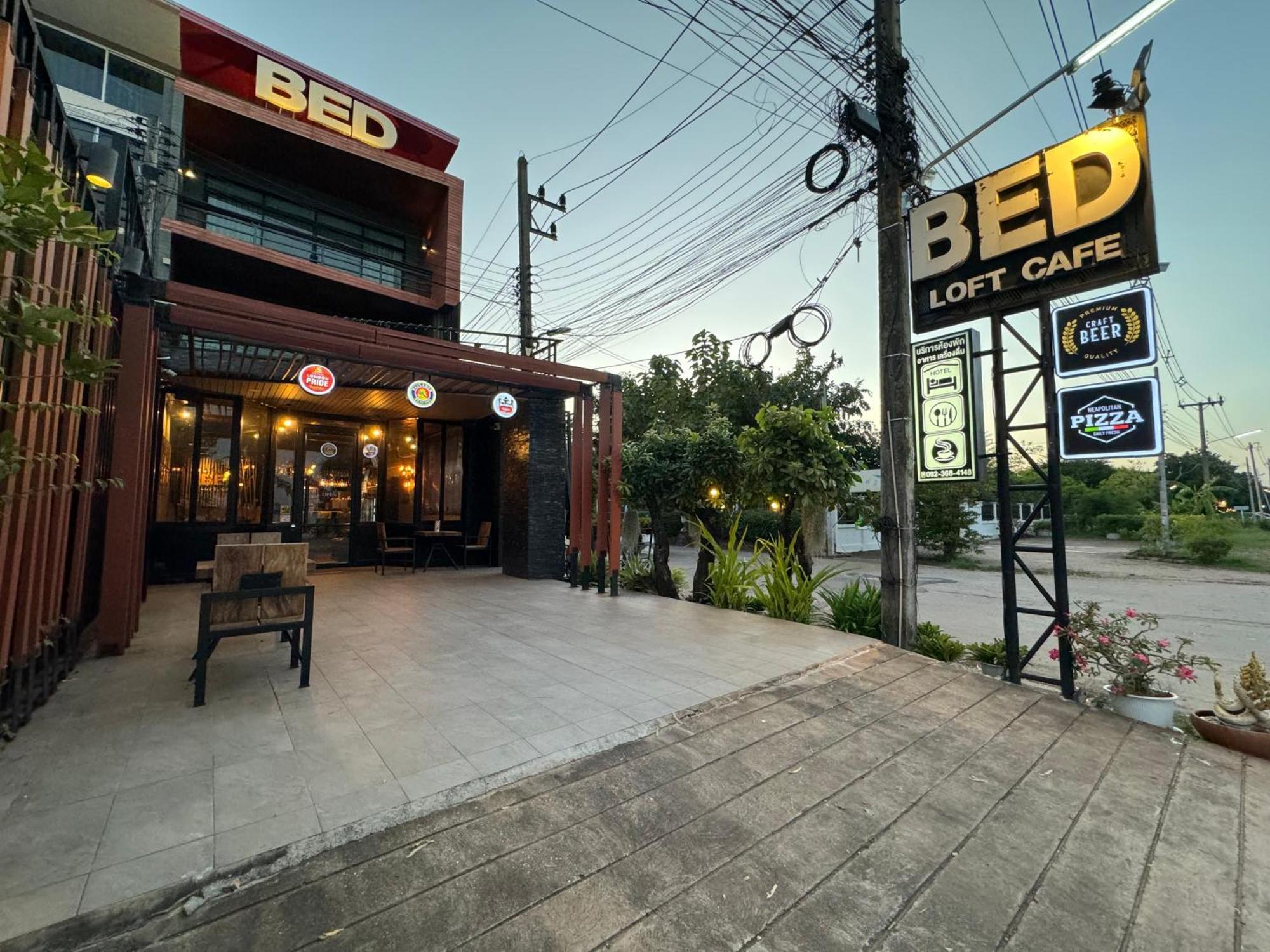 Hotel Bed Loft Cafe Khon Kaen Esterno foto