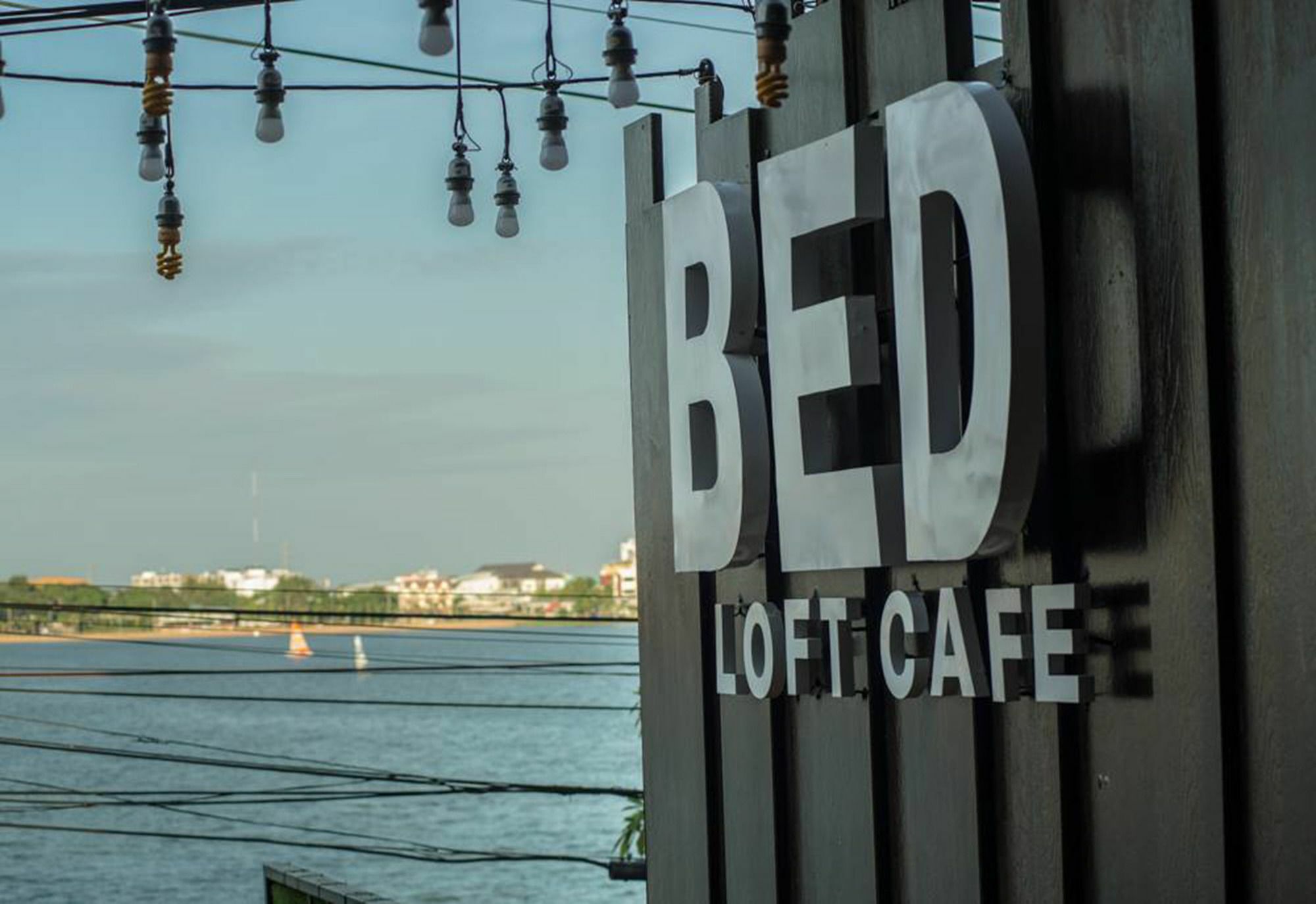 Hotel Bed Loft Cafe Khon Kaen Esterno foto