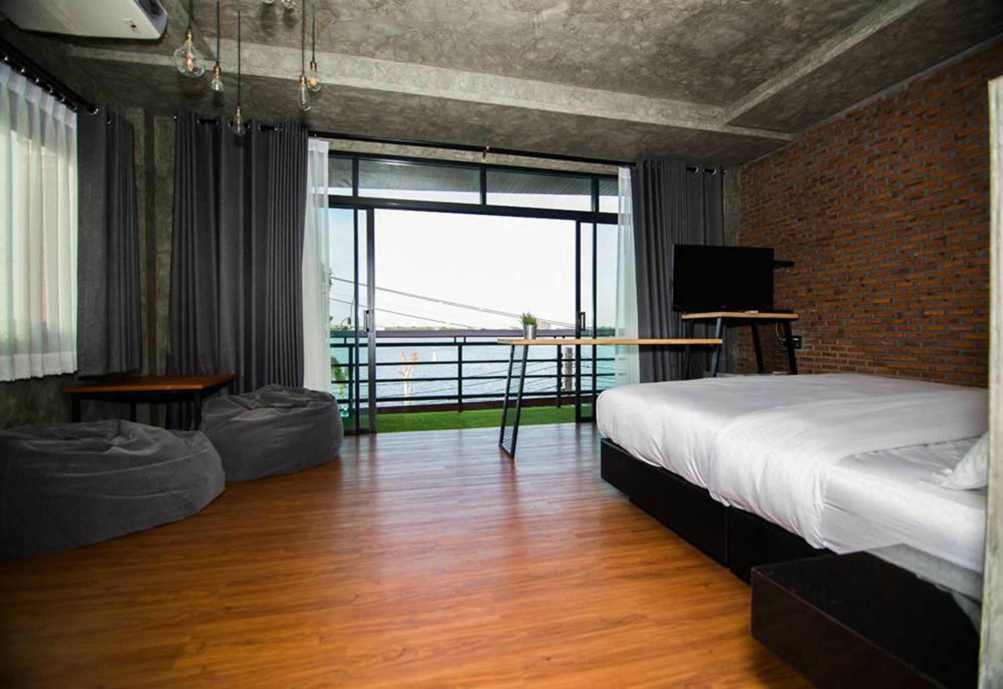 Hotel Bed Loft Cafe Khon Kaen Esterno foto